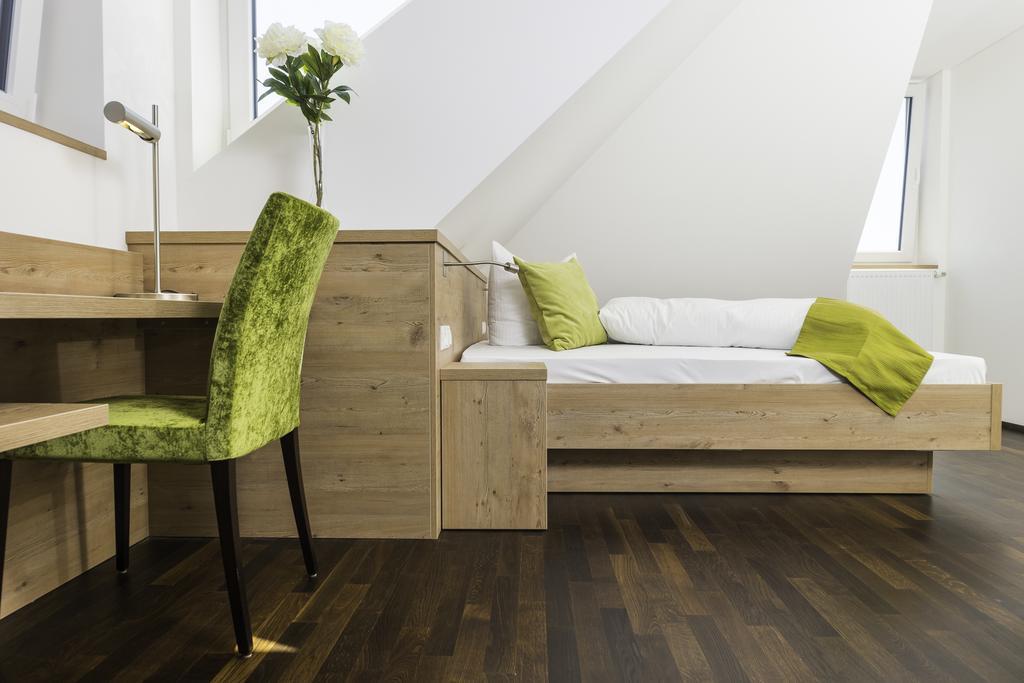 Hotel Rheingold ガイリンゲン 部屋 写真